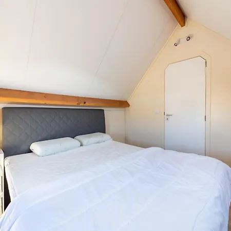 In Near Beach, Cleaning Included * Coxyde